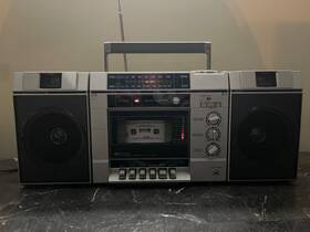 564.21360350 Sears Am/fm Cassette Boom Box Radio