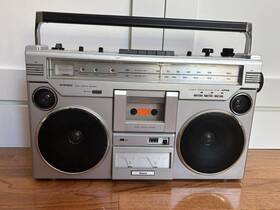 564.21881 Sears Vintage Boombox Model - See Description