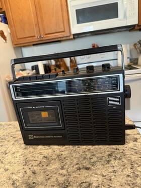 799.21791800 Sears Small Vintage Boombox Portable Radio Cassette Player Battery/electric