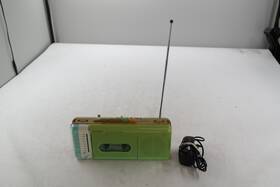 Sharp Qt-5 Gr Radio Cassette Recorder Green Am/fm Ac Adapter No Power