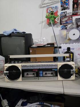Qt77hw Sharp Radio Cassette Boombox