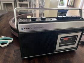 Rd-404 Sharp Vtg Model Am/fm Radio Cassette Player Portable Works Japan No Mic