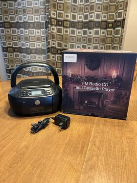 Cb0201b-t1 Shenzhen Zhiju Electronic Commerce Rechargeable Fm Radio Cd And Cassette Player Slightly Used In Box