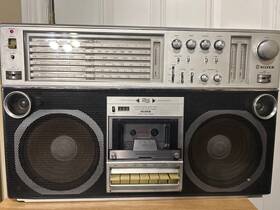St858 Silvertone Rare Silver Radio Large Dail Vintage Boombox Cassette