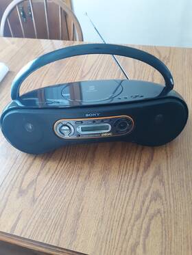 2s-sn10 Sony Atrac 3plus Cd Am /fm Radio Boombox Glossy Black Euc