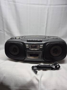 Cfd-131 Sony 1996 Cd Radio Cassette Recorder And Fm/am. Portable Option Tested