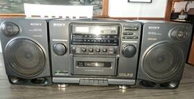 Cfd-150 Sony Vintage Portable Boombox Stereo With Am/ Fm And Cassette