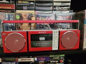 Cfs9 Sony Boombox/radio Cassette Player Rare Cherry Red For Parts Or Repair