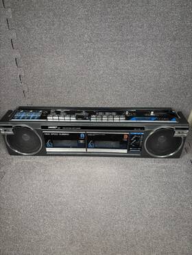 Sz-302 Unisef Dual Cassette Stereo Boombox Model # Japanese