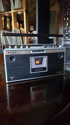 Aie-2001 Williamsons Enviro Stereo Boombox / Working See Description
