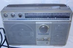 Magnavox Boombox With Power Booster Model D2810 Three Speakers For Parts/broken. Fixed Price $19.99.