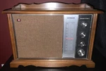 Vintage Hitachi Solid State Am/fm Wooden Table Radio Model K-791H. Fixed Price $50.00.