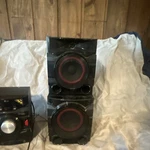 Lg CM4550 700W Shelf Stereo System Cd Am/fm Usb Wired Speakers Black. Fixed Price $150.00.