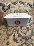 Beats By Dr. Dre Beatbox White Portable Speaker Bluetooth 30 Pin Dock. Fixed Price $110.00.