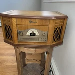 Emerson NR303TT 4-N-1 Player Cd, Cassette, Phono, Am/fm Radio Wood Case Works. Fixed Price $75.00.
