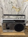 Ion Audio Retro Rocker Portable Boombox Speaker Tested. Fixed Price $29.95.