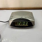 Audiosonic KM68G Alarm Clock Fm/am Radio. Fixed Price $21.49.