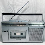 Vtg Realistic MINISETTE-12 Am/fm Cassette Recorder (parts/repair Only) Untested. Fixed Price $13.50.