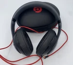 Dre Beats Studio Wired Noise Cancelling Headphones + Case And Wires. Fixed Price $39.00.