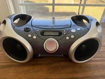 Memorex MP3142 Cd/headphone Jack/cd-rw PLAYBACK/MP3 Playback/radio/cd Boombox. Fixed Price $25.00.