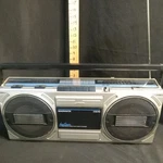 Vintage Magnavox D8040 Freetimer Stereo Radio. Fixed Price $80.00.